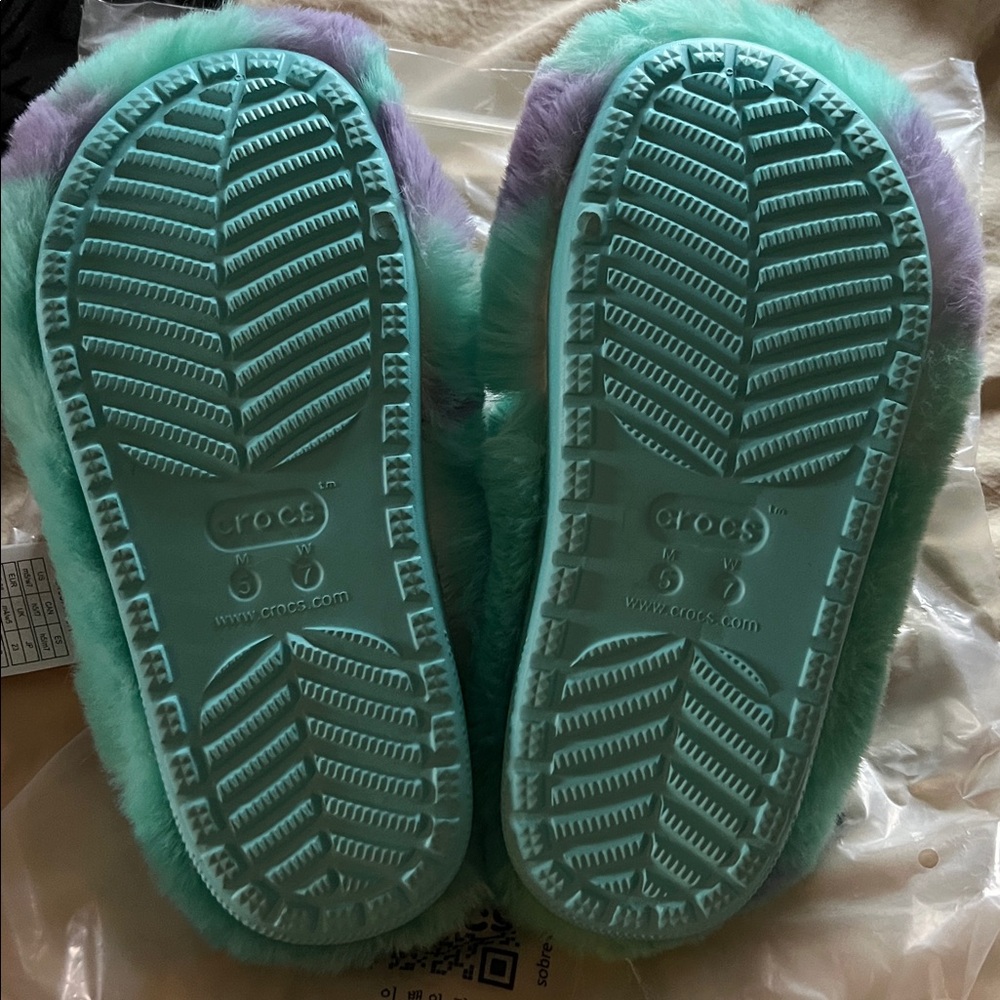 CROCS Monsters Sulley cozy sandals slippers - Picture 6 of 8